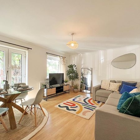 Beautiful Windsor 2 Bed, Perfect Location, 5 Mins Walk To Centre, Free Parking, Legoland, Ascot Apartment ภายนอก รูปภาพ
