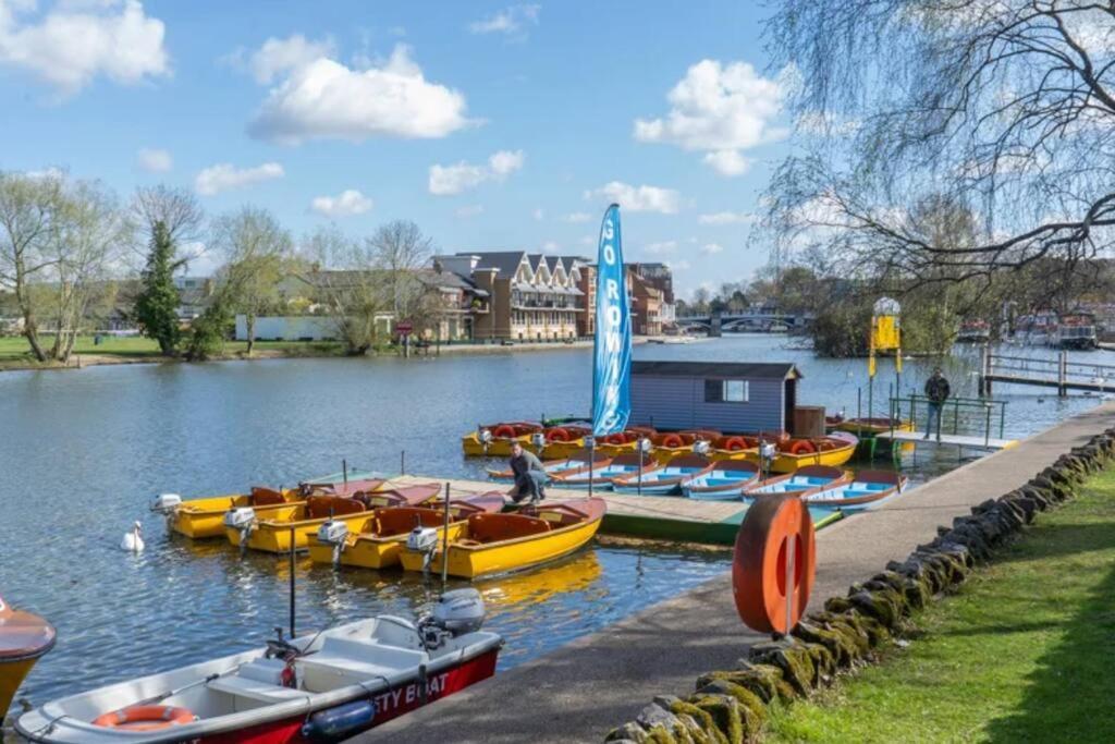 Beautiful Windsor 2 Bed, Perfect Location, 5 Mins Walk To Centre, Free Parking, Legoland, Ascot Apartment ภายนอก รูปภาพ