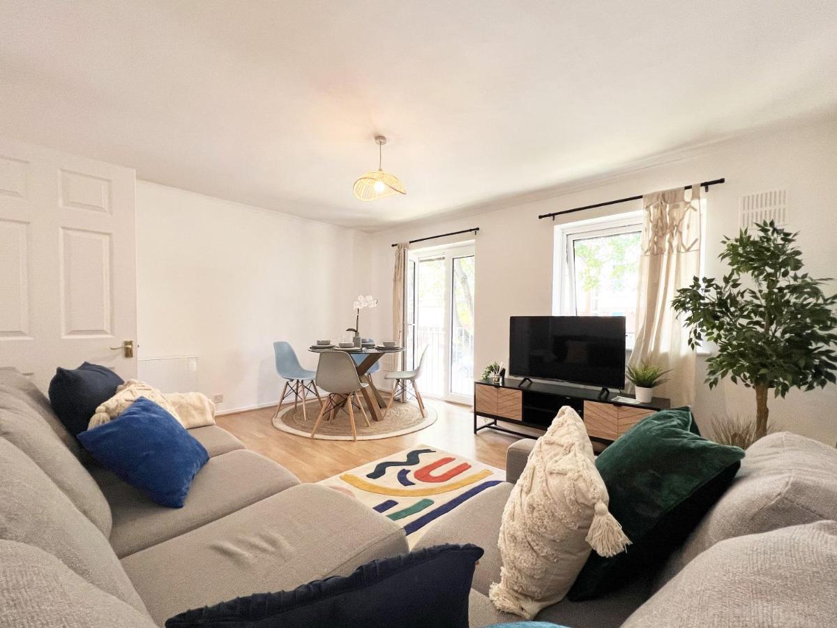 Beautiful Windsor 2 Bed, Perfect Location, 5 Mins Walk To Centre, Free Parking, Legoland, Ascot Apartment ภายนอก รูปภาพ